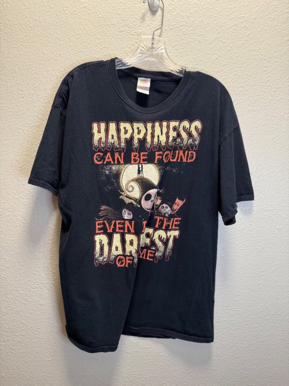 Happiness Can Be Found Even In The Darkest Of Times Graphic Tee XL Black Fruit O